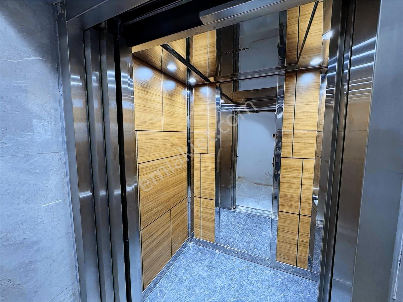 Kuşadası Davutlar'da Ara Kat Çift Balkon 110m2 Satılık 3+1 Daire - Görsel 6