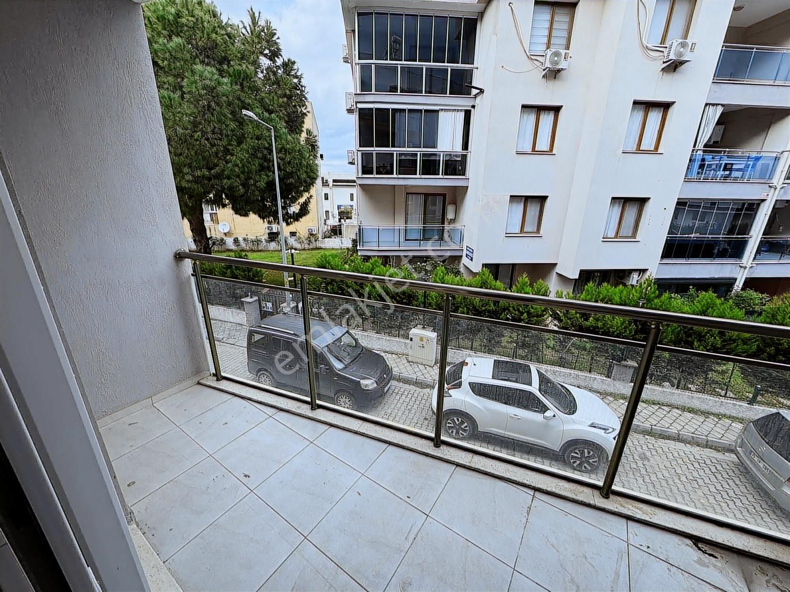 Kuşadası Davutlar'da Ara Kat Çift Balkon 110m2 Satılık 3+1 Daire - Görsel 16