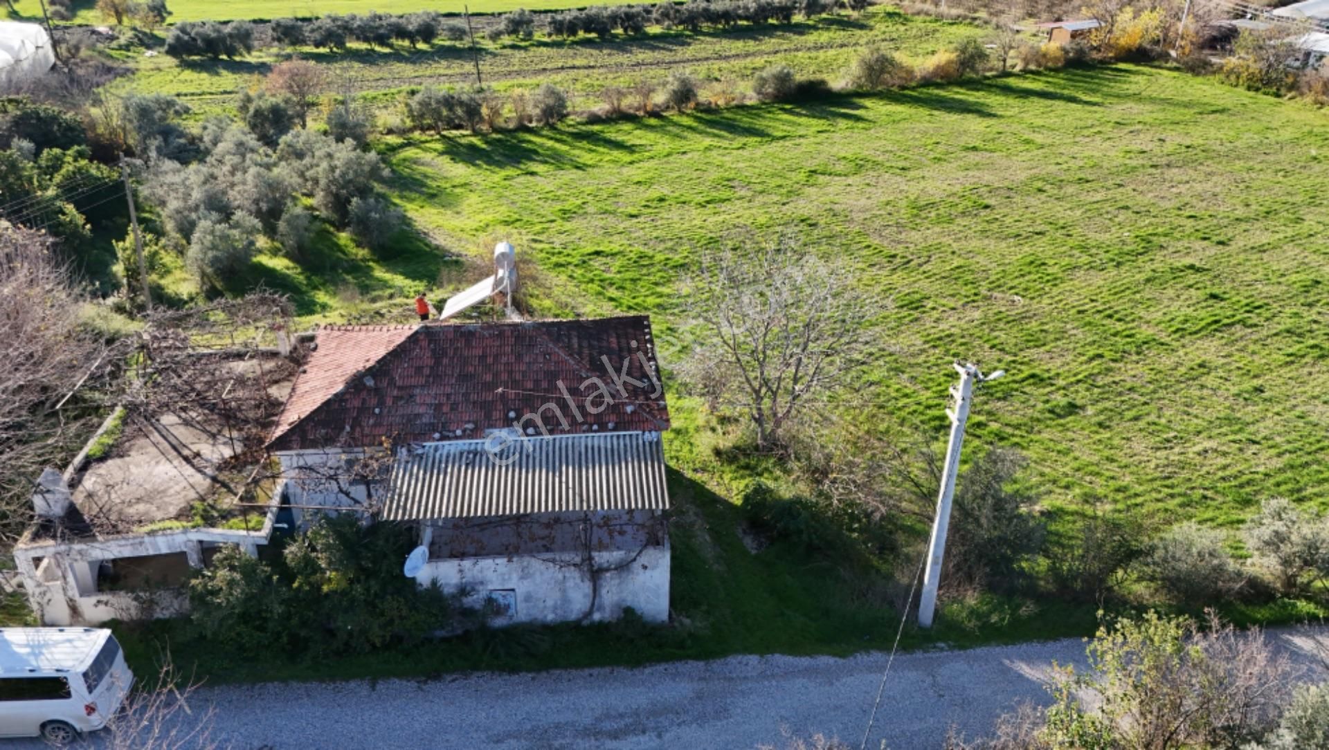 Kaş Nergiz Emlaktan Kadıköyde Tek Tapu Tarla İçinde Evi Mevcut