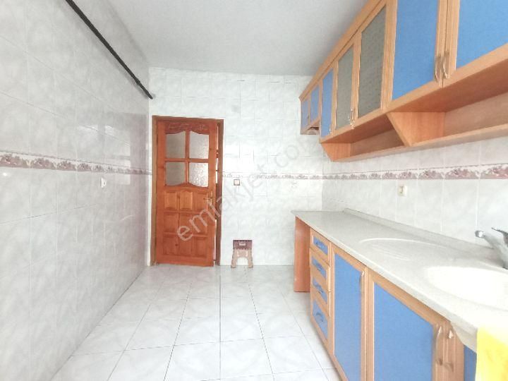 Abdurrahmangazi Mah De 15-20 Yıllık Binada , arakat 3+1