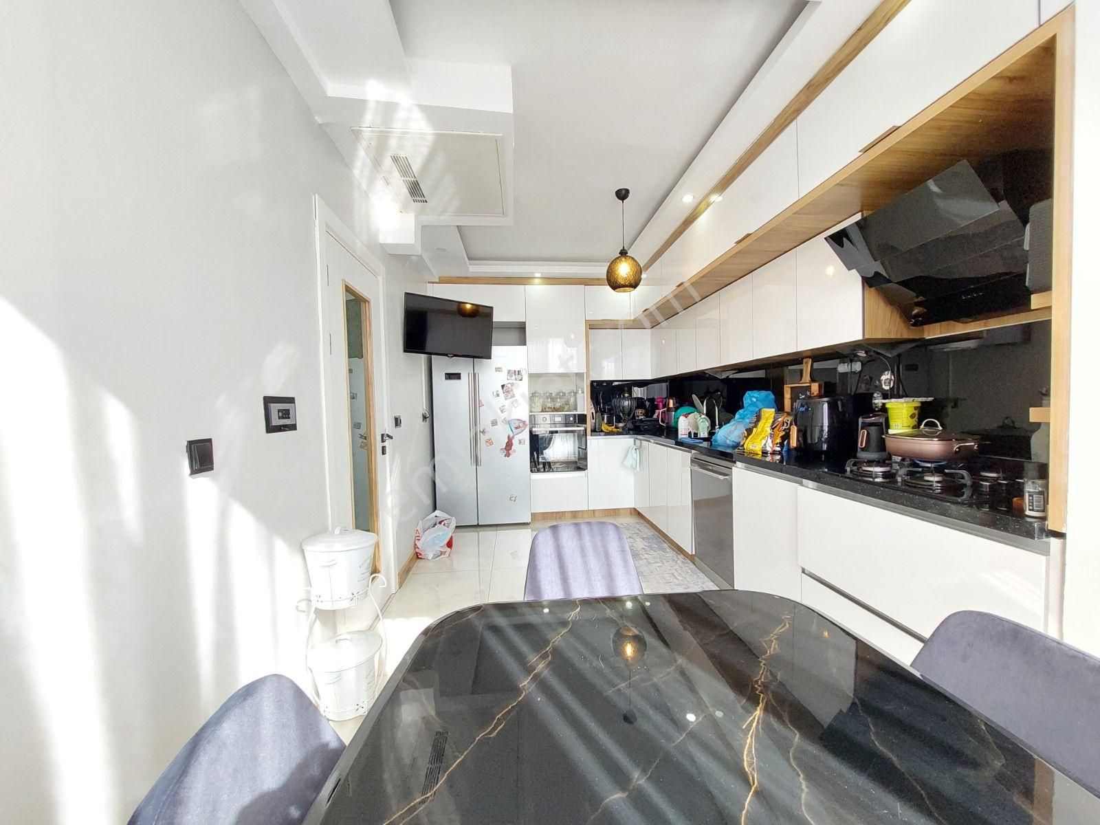 Edremit Cennetayağın'da, Yerden Isıtmalı 3+1 Lüks Villa - Görsel 19