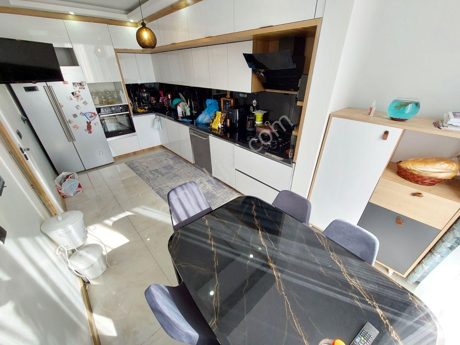 Edremit Cennetayağın'da, Yerden Isıtmalı 3+1 Lüks Villa - Görsel 15