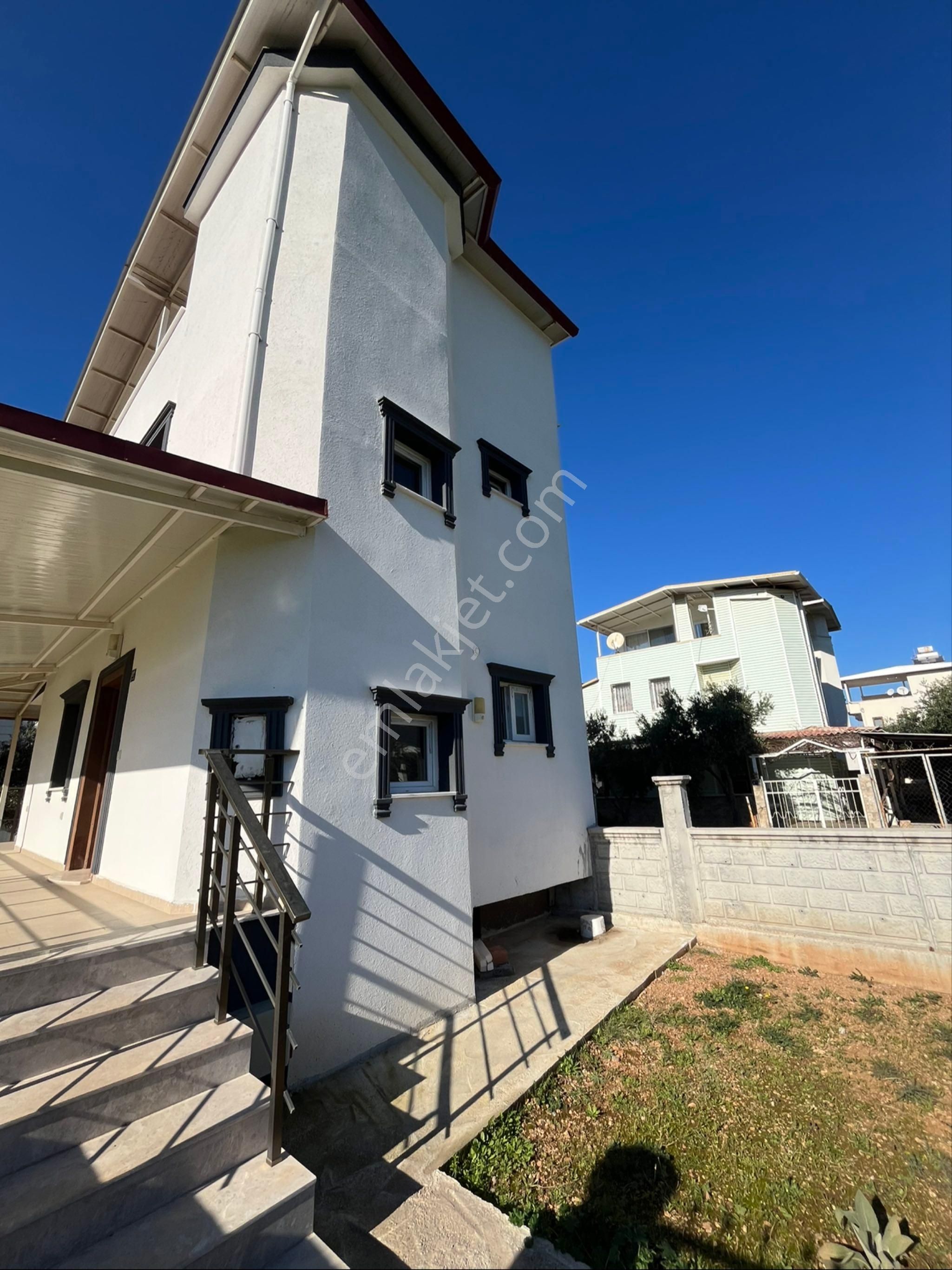 Didim Akbük Te Satılık 4+1 Bahçeli Villa - Görsel 3