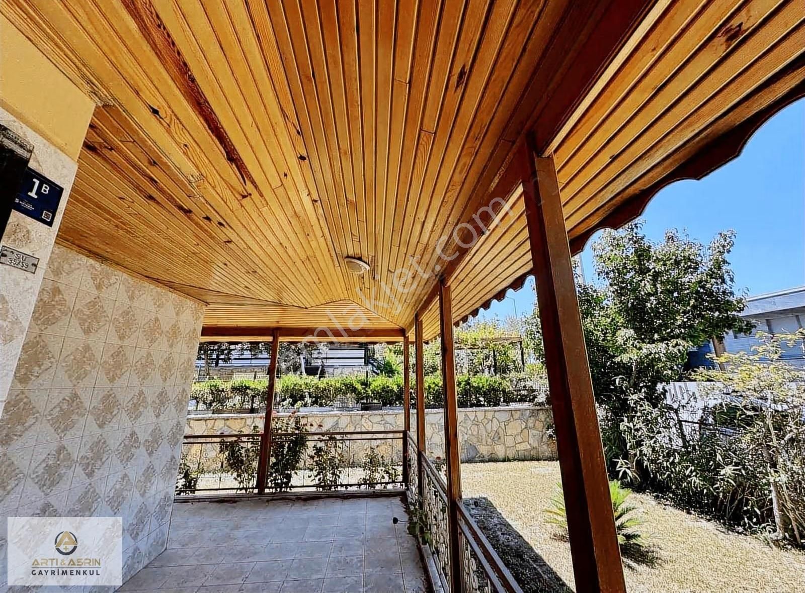 Kuşadası Kadınlar Denizi Mah Satılık Geniş Bahçeli Villa - Görsel 20