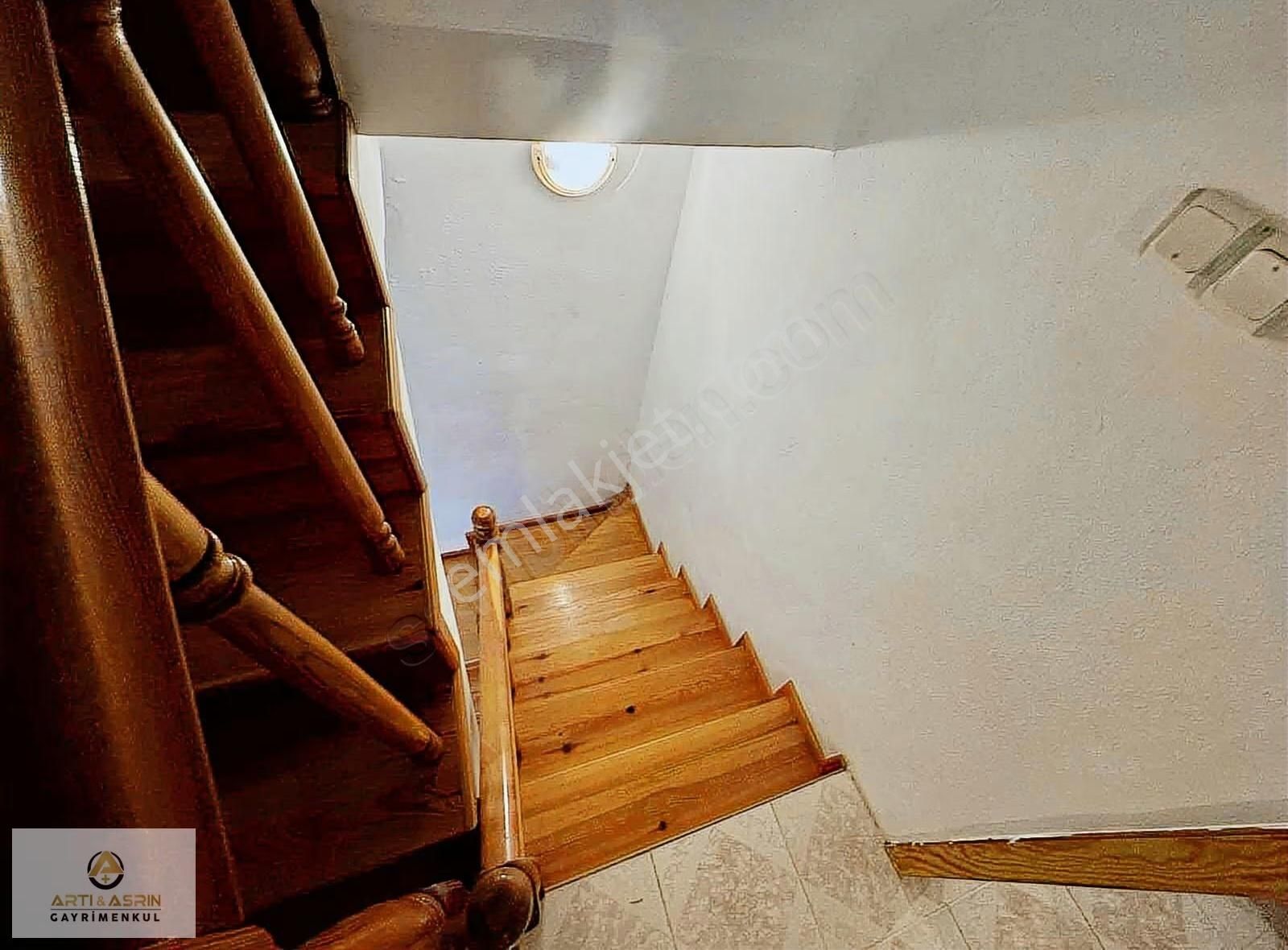 Kuşadası Kadınlar Denizi Mah Satılık Geniş Bahçeli Villa - Görsel 4