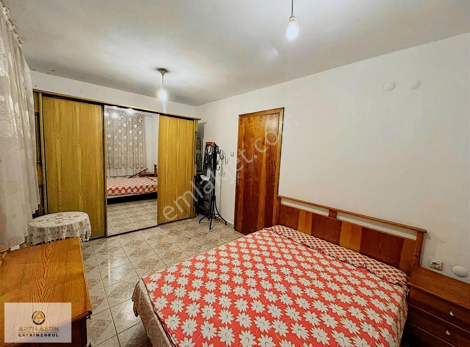 Kuşadası Kadınlar Denizi Mah Satılık Geniş Bahçeli Villa - Görsel 15