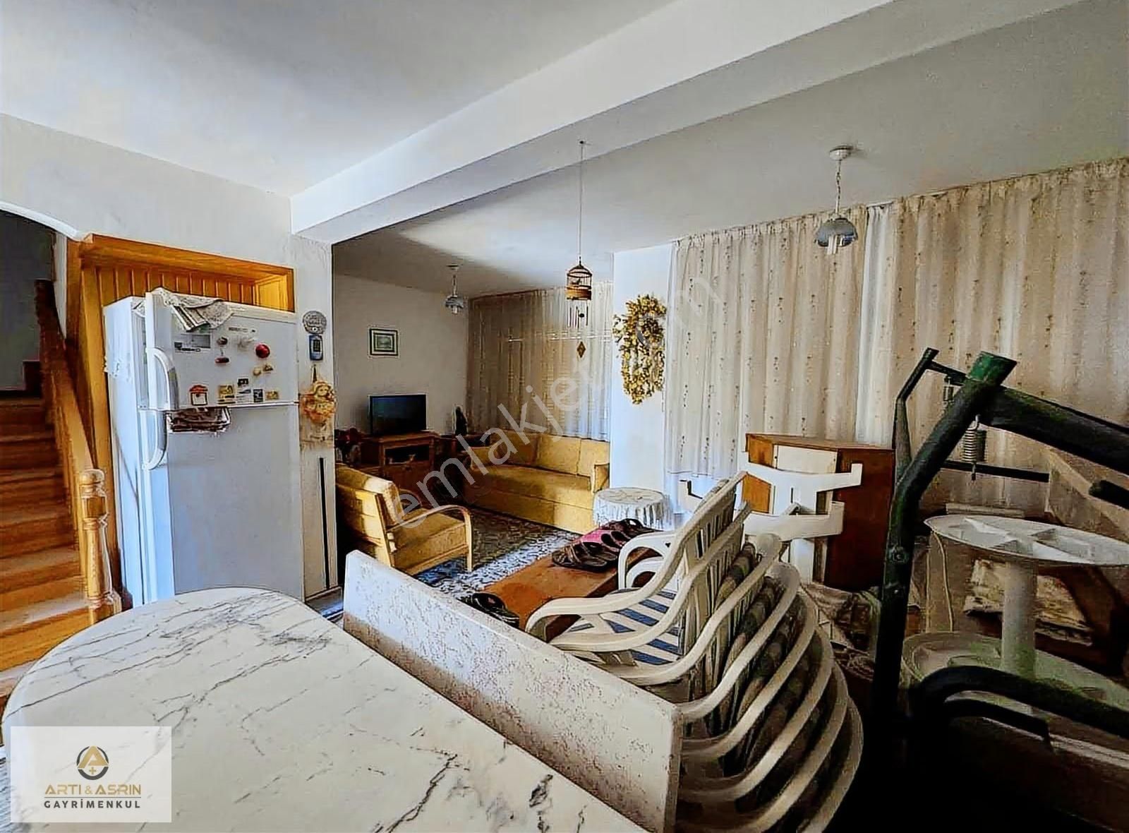 Kuşadası Kadınlar Denizi Mah Satılık Geniş Bahçeli Villa - Görsel 6