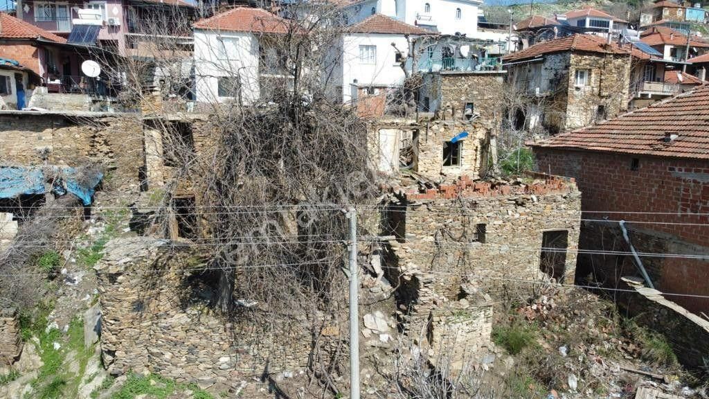 İzmir Bayındır Söğütören Satılık Taş Ev Ve Arsası - Görsel 5