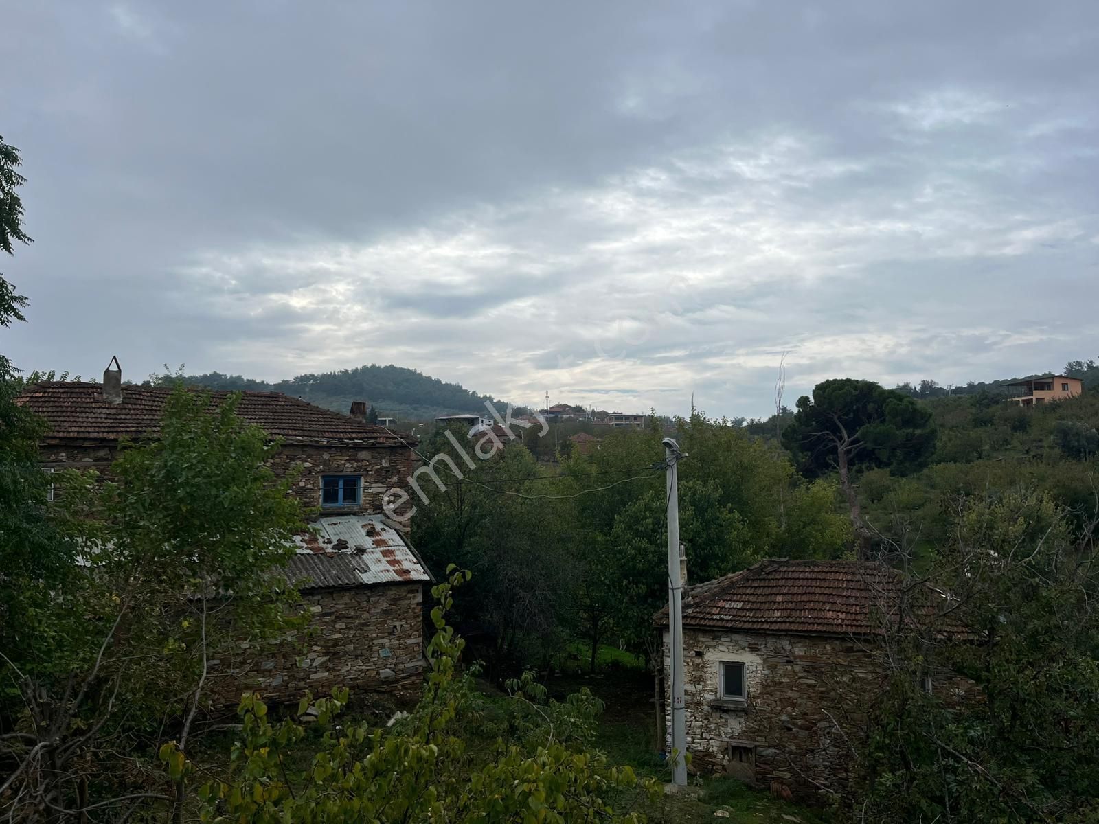 İzmir Bayındır Söğütören Satılık Taş Ev Ve Arsası - Görsel 13