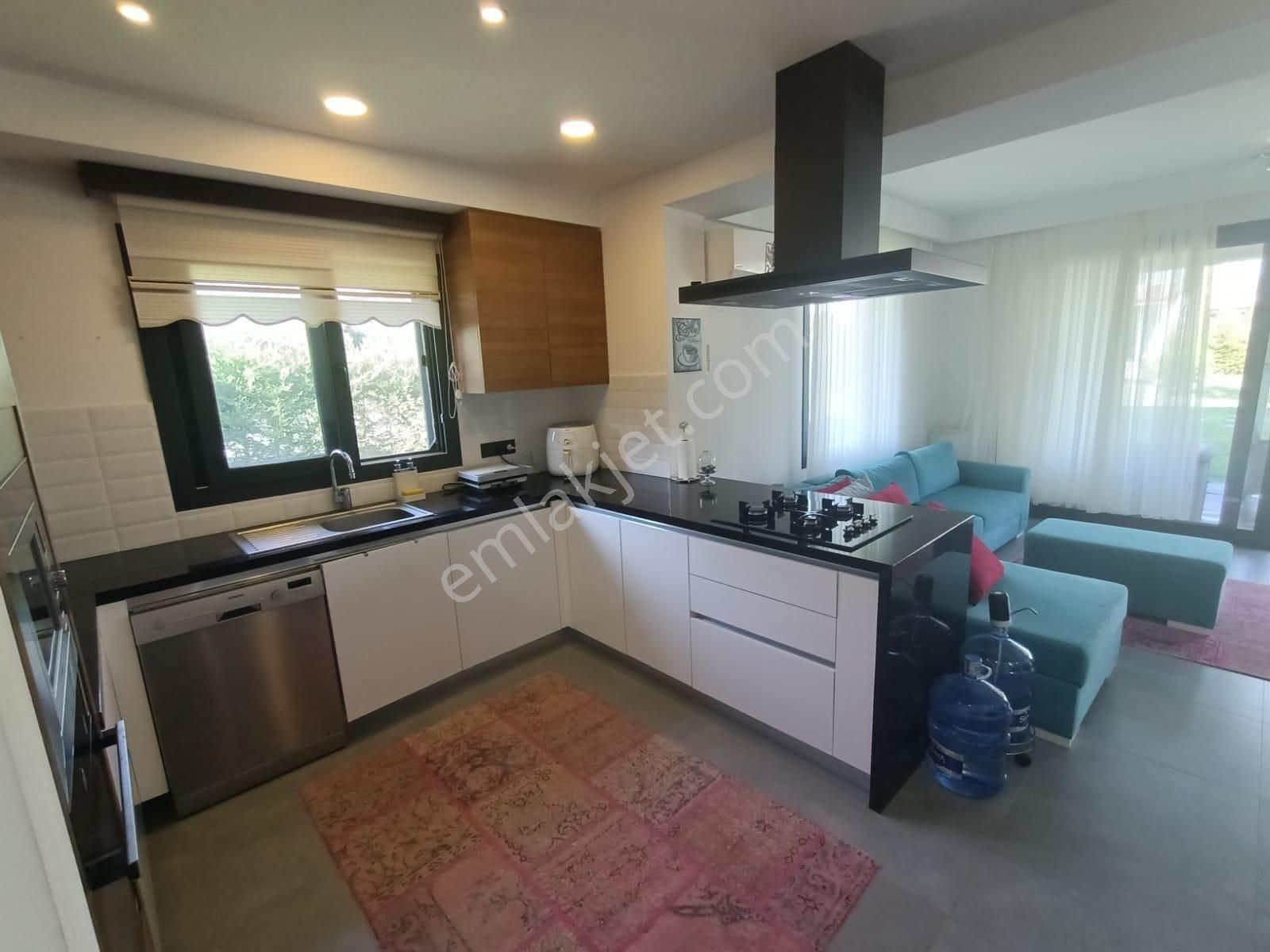 Kuşadası Davutlar’da Denize Yakın Havuzlu Sitede Köşe Konumu - Görsel 5