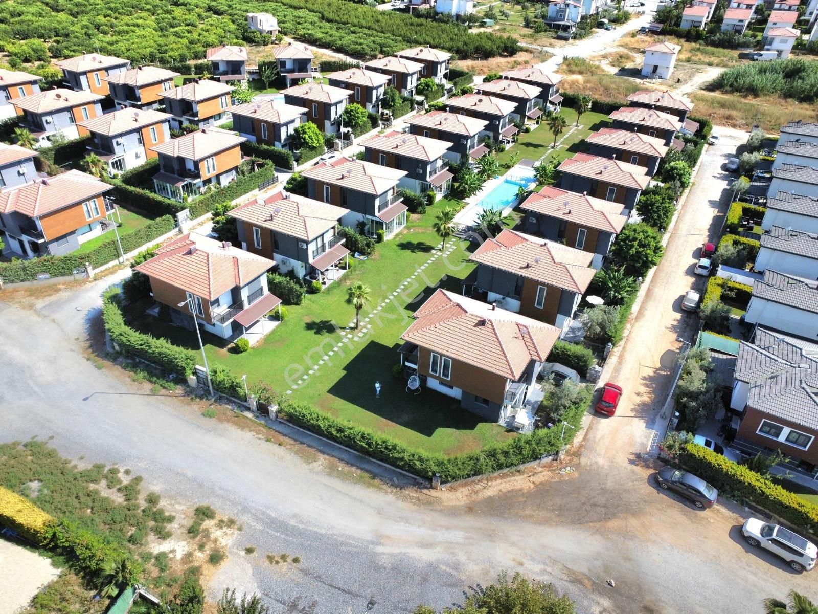 Kuşadası Davutlar’da Denize Yakın Havuzlu Sitede Köşe Konumu - Görsel 19