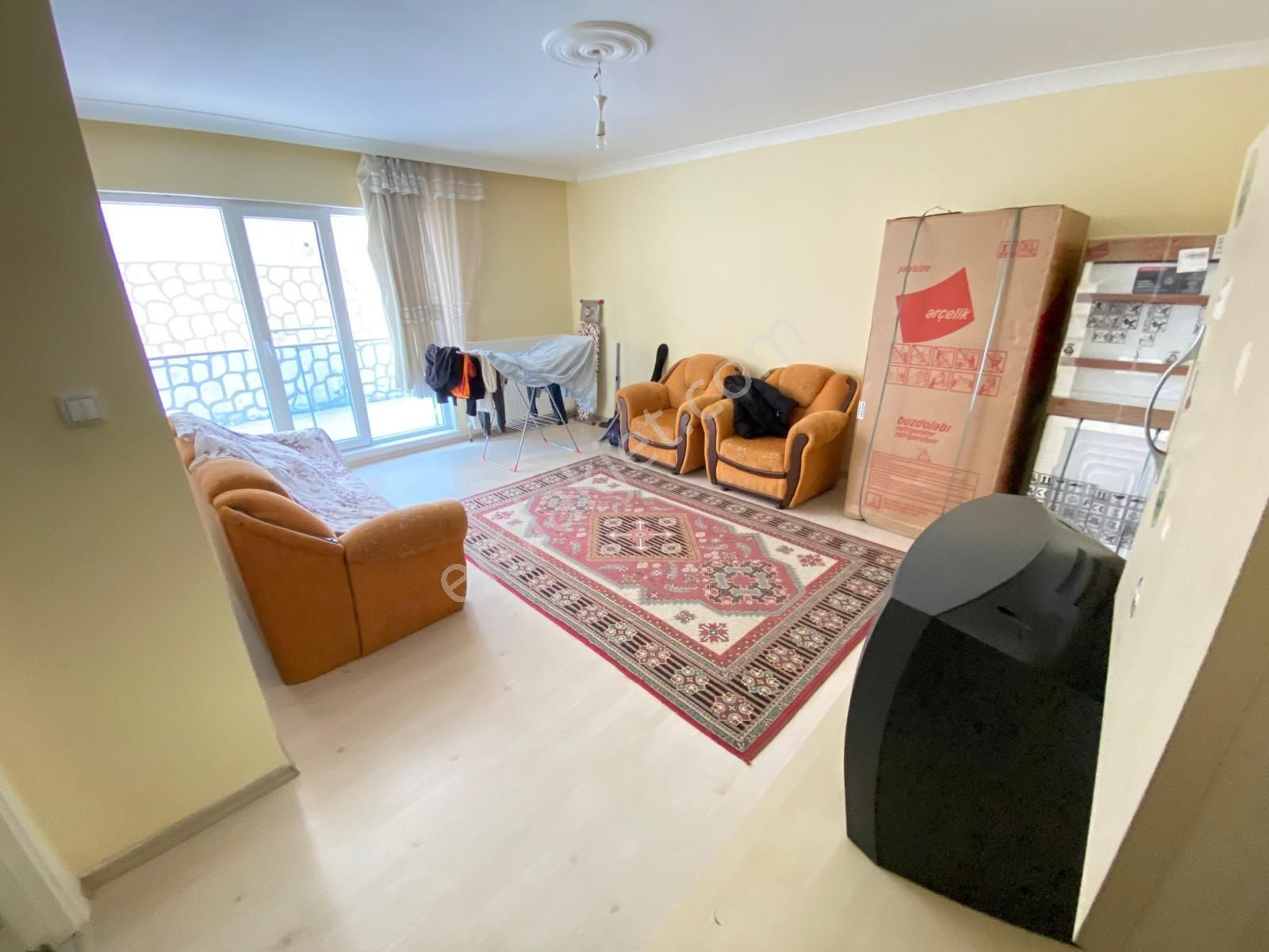 Beşikkaya 9.cd İlkokul Yakını Asansörlü 2+1 Giriş Kat Kombi Vestiyer Duşakabin Full Yapılı - Görsel 3