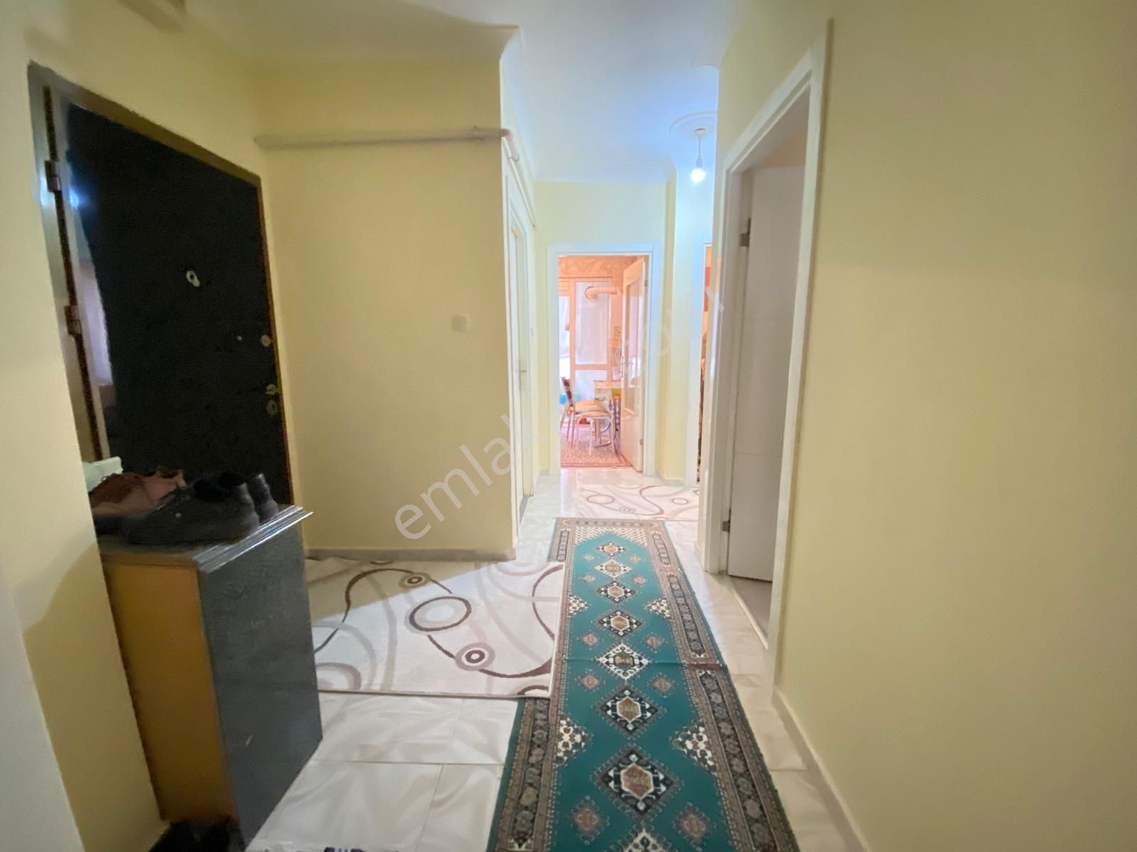 Beşikkaya 9.cd İlkokul Yakını Asansörlü 2+1 Giriş Kat Kombi Vestiyer Duşakabin Full Yapılı - Görsel 4