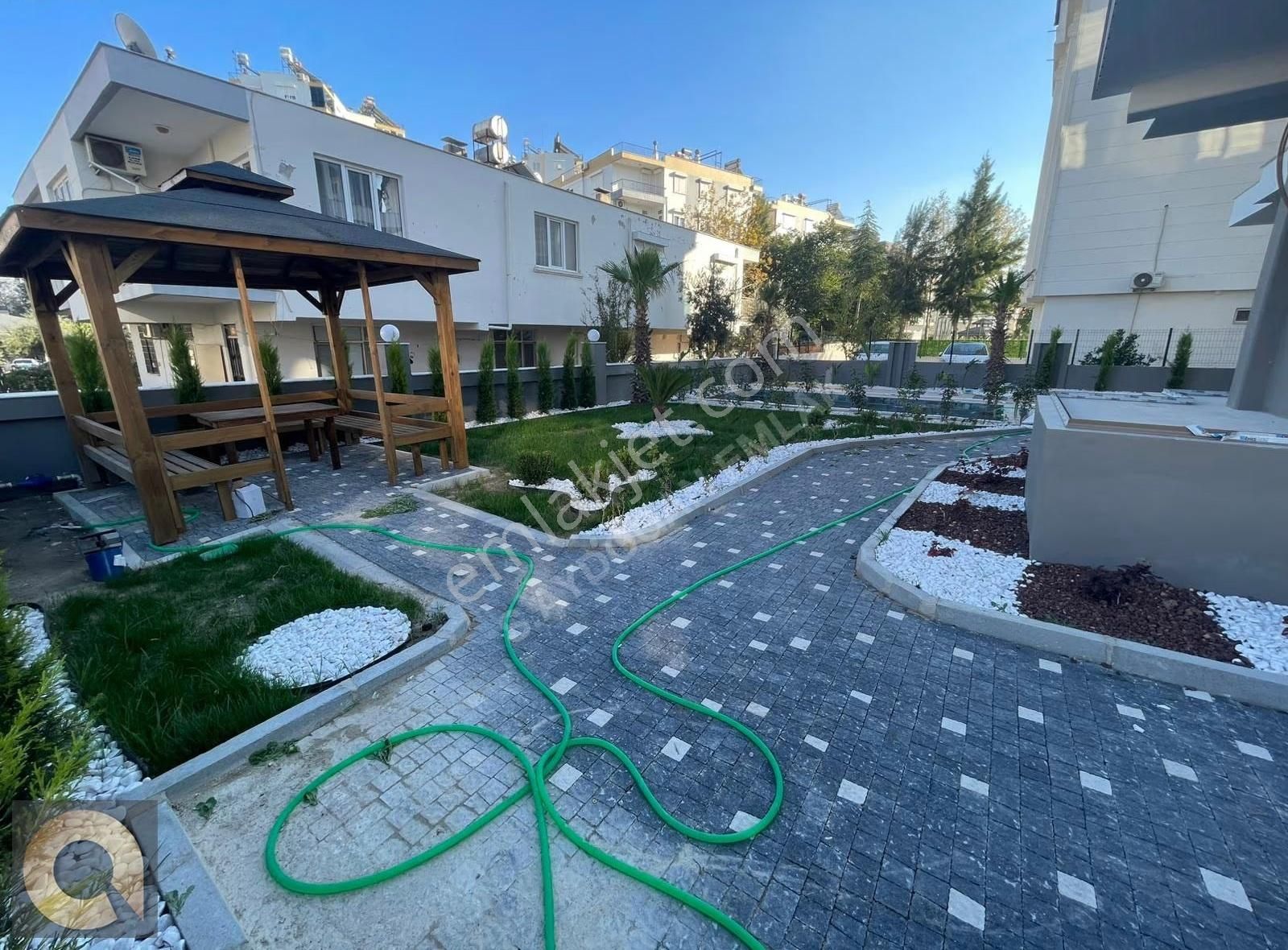 Karşıyaka Mahallesinde Yerden Isıtmalı Havuzlu Lüks 1+1 - Görsel 10