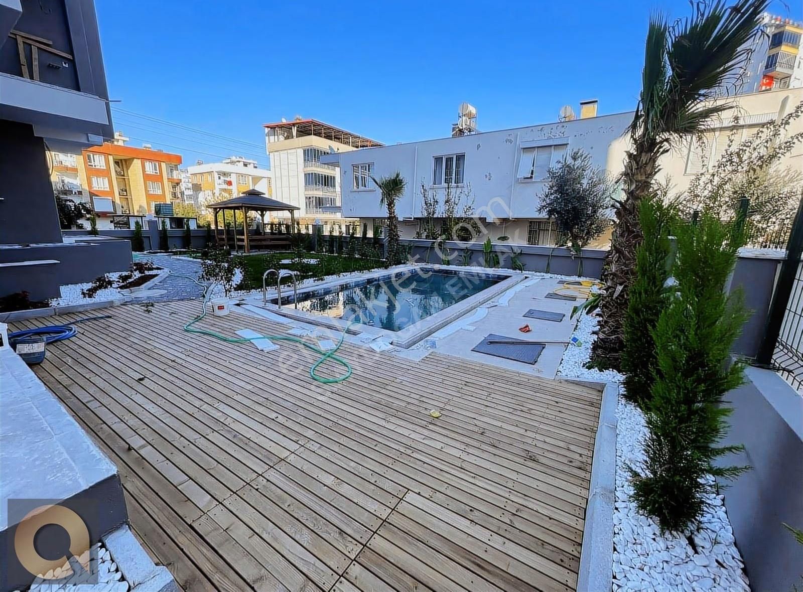 Karşıyaka Mahallesinde Yerden Isıtmalı Havuzlu Lüks 1+1 - Görsel 6