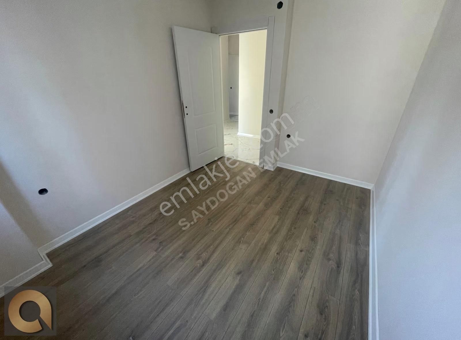 Aydoğmuş Mahallesinde 2+1 Ayrı Mutfaklı Ulaşıma Yakın Satılık - Görsel 11