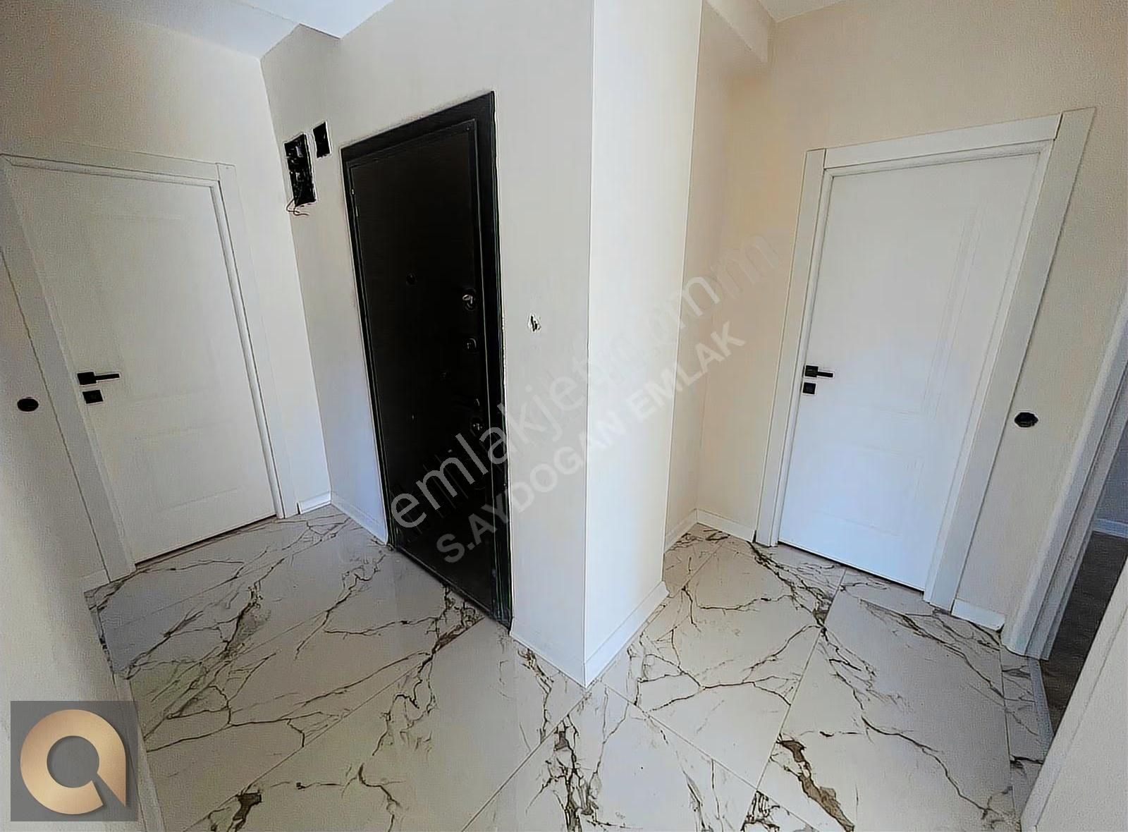 Aydoğmuş Mahallesinde 2+1 Ayrı Mutfaklı Ulaşıma Yakın Satılık - Görsel 2