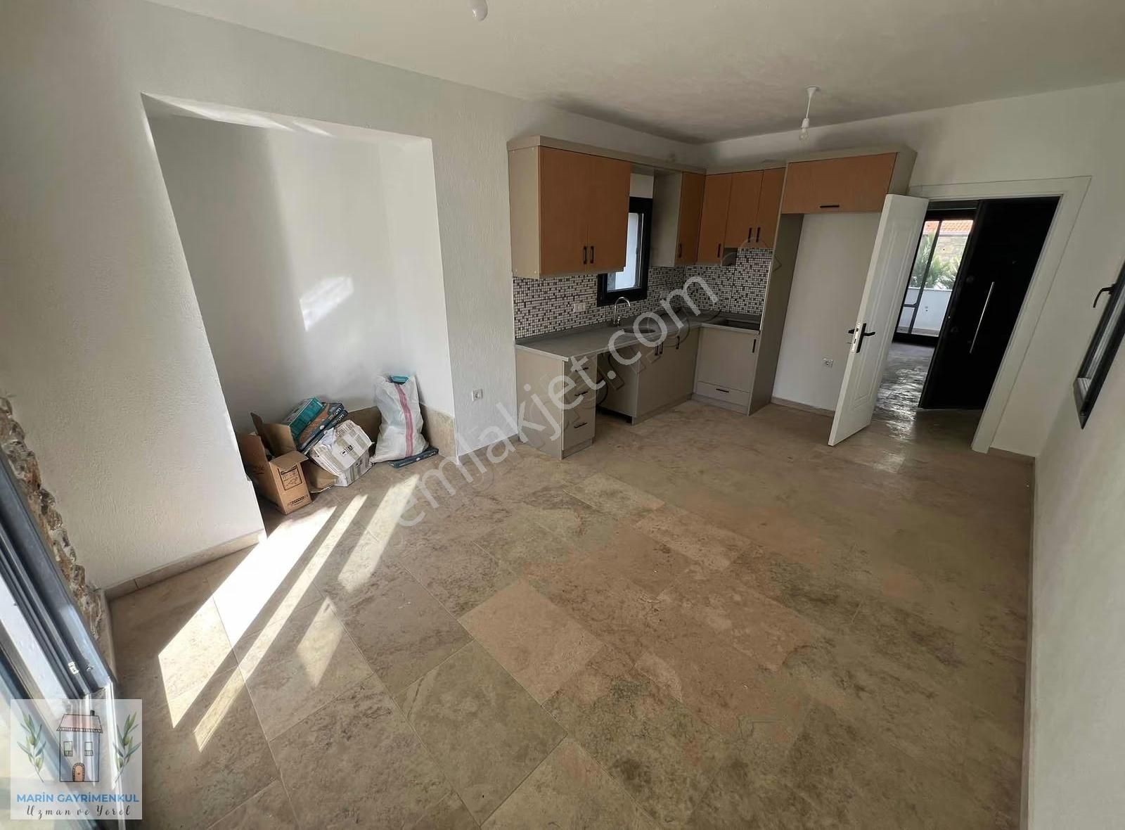 Marinden Nezih Konumda 1+1 Bahçe Katı Daire - Görsel 11