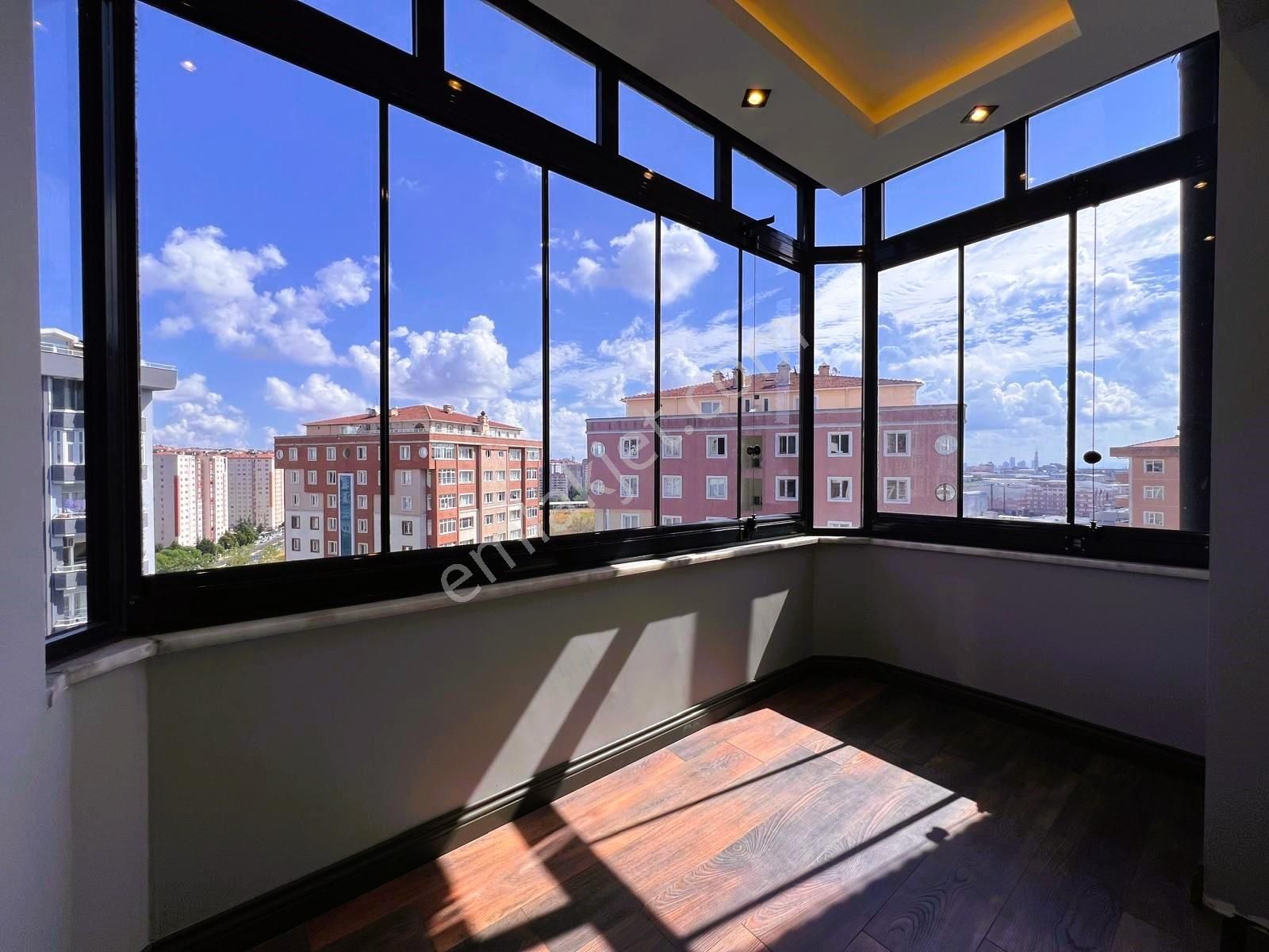 Beylikdüzü Barış Mahallesin De Özel Dekorize Edilmiş Satılık 3+1 - Görsel 24