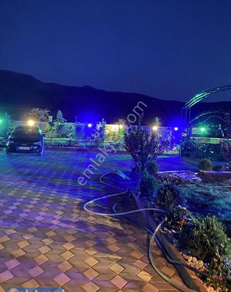 Emlaknomi'den Orhaniye Mah.'de İmarlı Alana Çok Yakın Konumda Yatırım Potansiyelli Lüks Ceviz Bahçes - Görsel 7