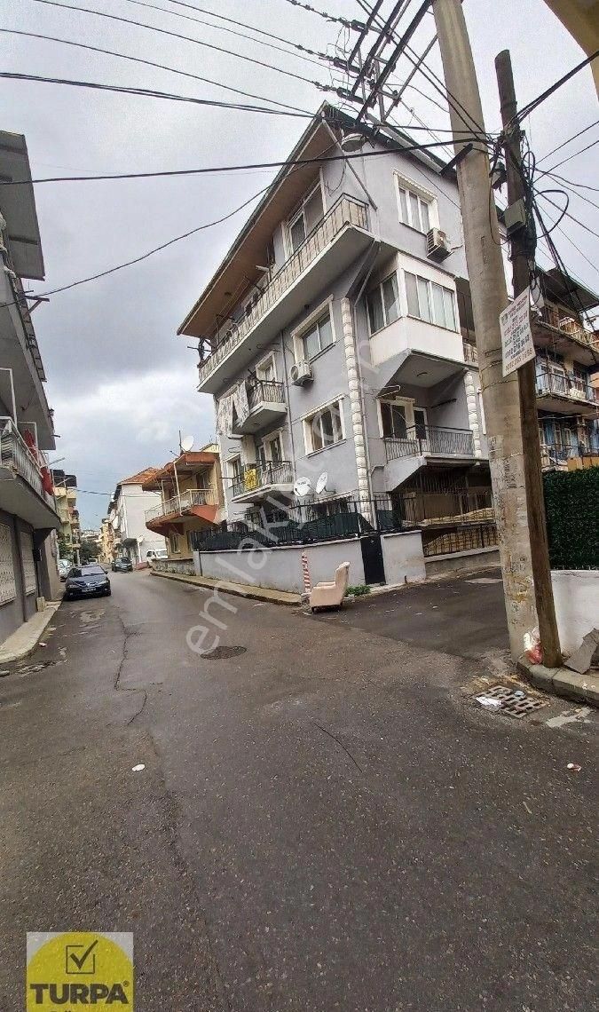 Karabağlar'da 2+1, Arakat, Doğalgazlı Acil Satılık Daire!