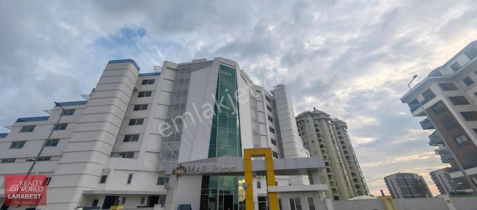 Altıntaş'ta Cadde Üzeri Marlin Port'da Teraslı Kiralık 1+1 Daire - Görsel 13