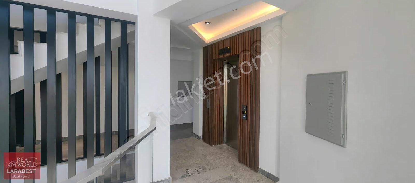 Altıntaş'ta Cadde Üzeri Marlin Port'da Teraslı Kiralık 1+1 Daire - Görsel 10