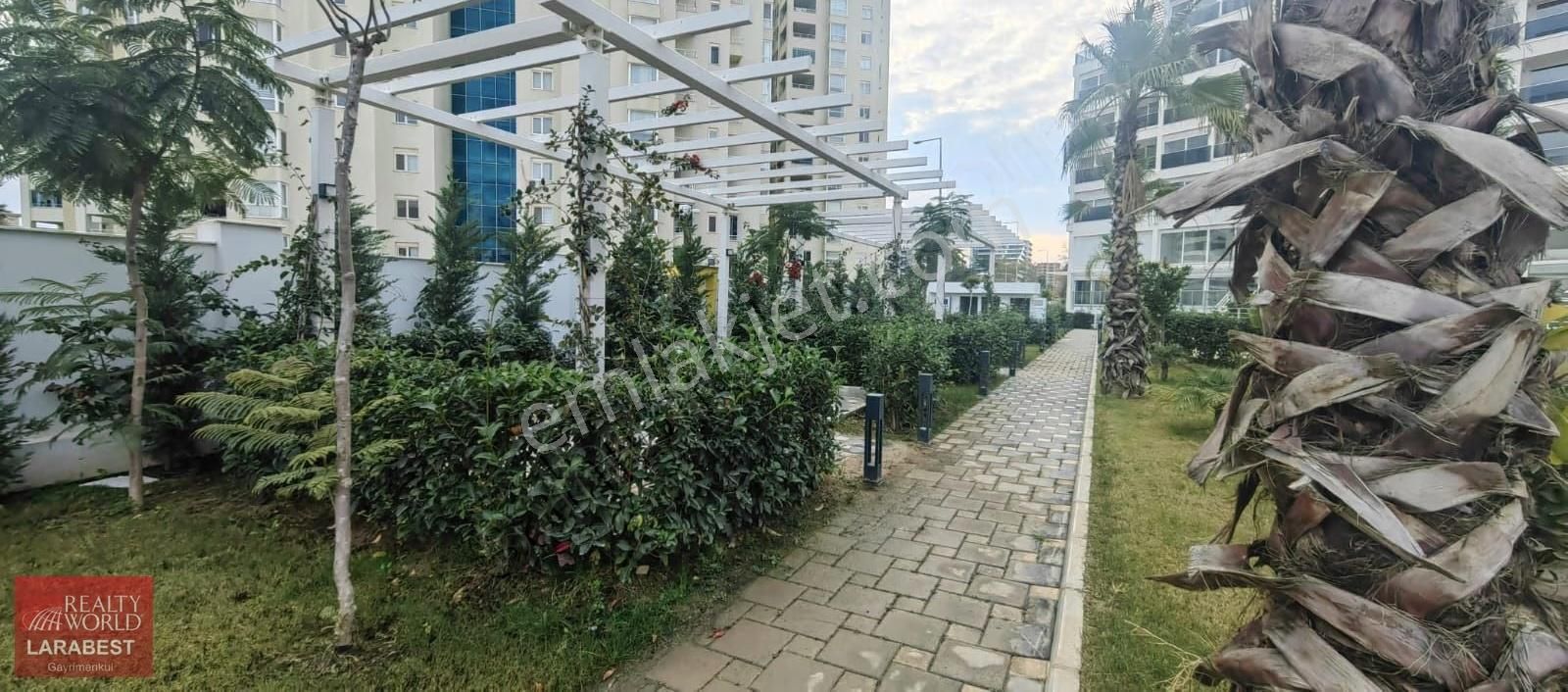 Altıntaş'ta Cadde Üzeri Marlin Port'da Teraslı Kiralık 1+1 Daire - Görsel 6