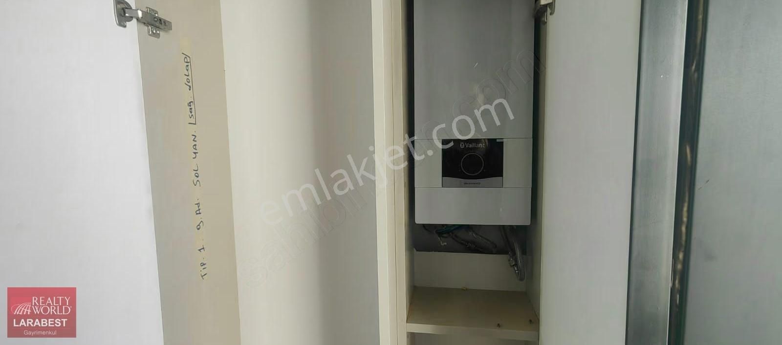 Altıntaş'ta Cadde Üzeri Marlin Port'ta Kiralık 1+1 Daire - Görsel 7