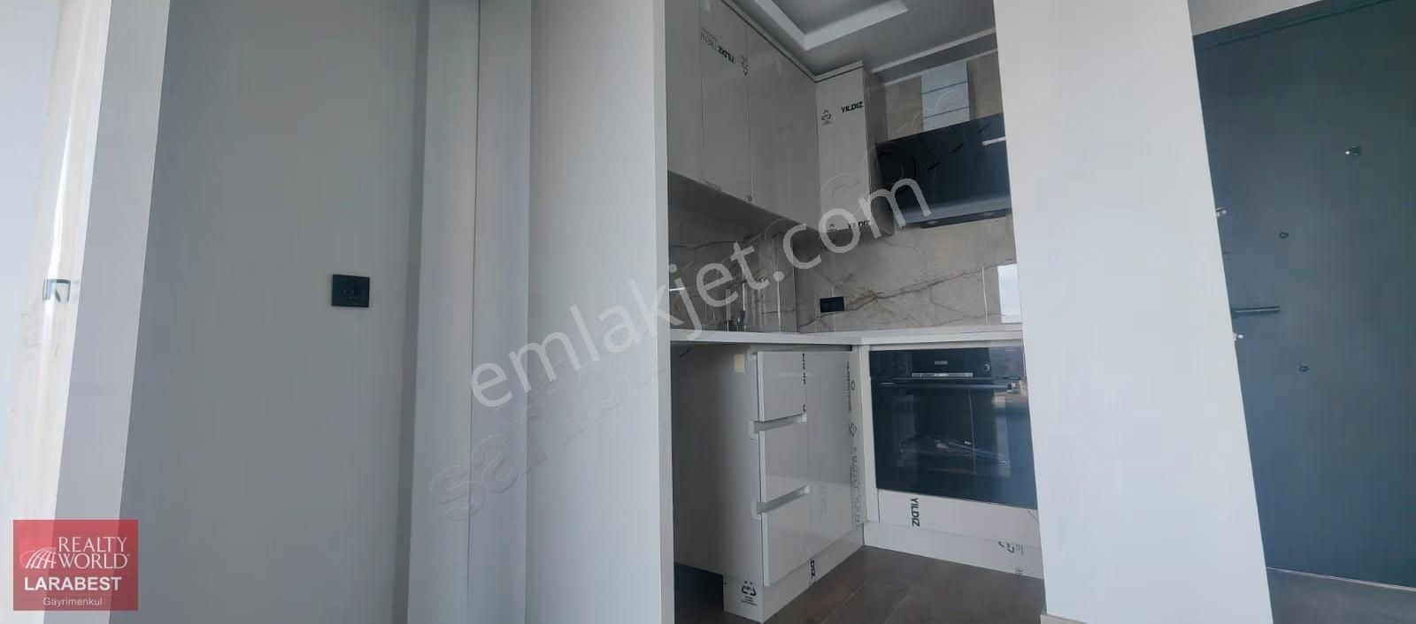 Altıntaş'ta Cadde Üzeri Marlin Port'ta Kiralık 1+1 Daire - Görsel 15
