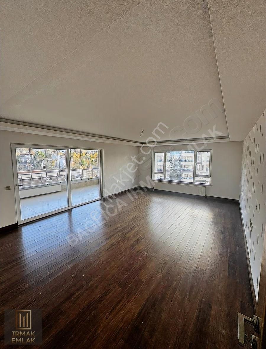 Esa Bağlıca Konutları Ara Katta 3 Banyolu 4+1 Kiralık Daire - Görsel 6