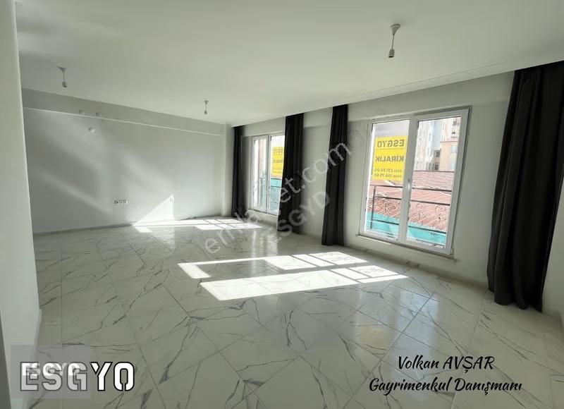 Esgyo'dan Derman Cad.yakını Asansörlü, Yerden Isıtma 3+1 Ve 1+1