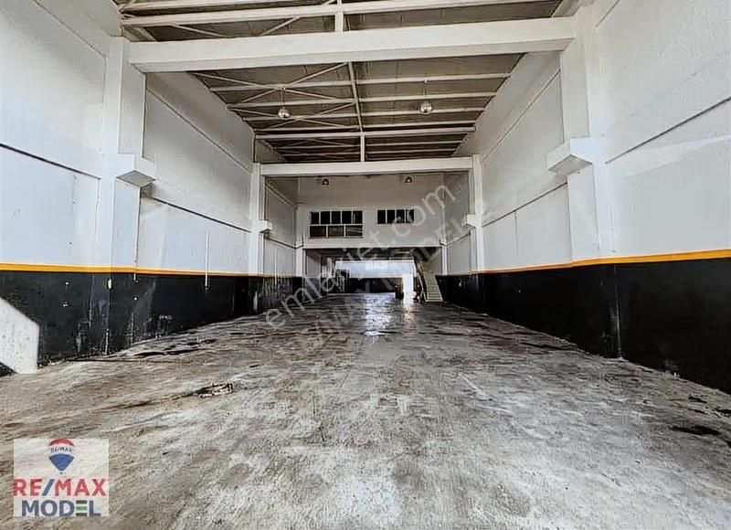 Remax Model Den 3. Sanayi 25. Cadde Yakını 450m² Kiralık Dükkan - Görsel 4