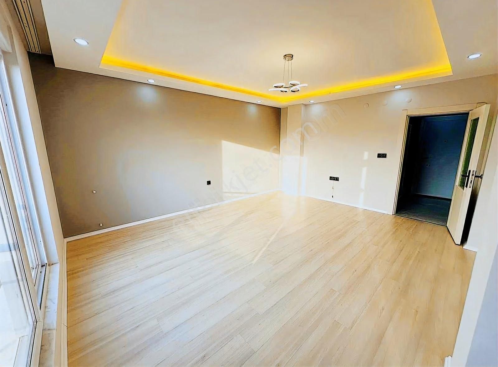 Göçerler Sınırında Esentepe'de Site İçi Çift Banyolu Satılık 3+1 - Görsel 16