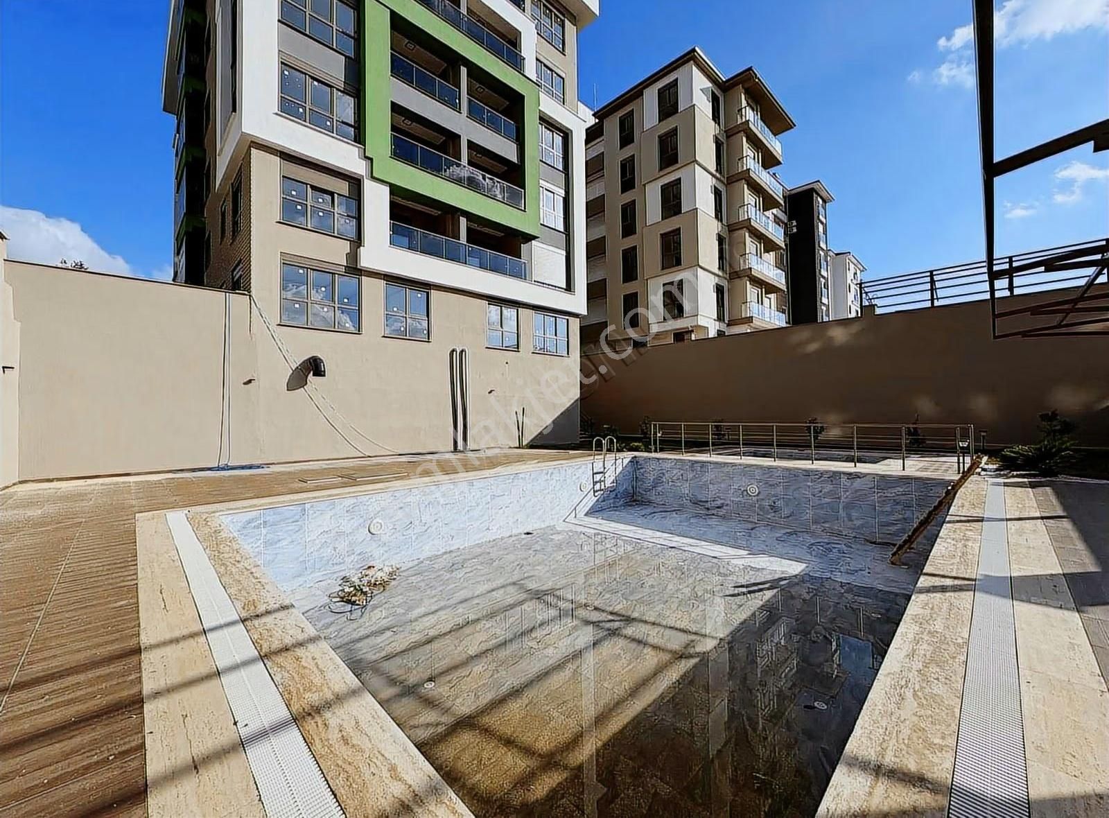 Çankaya'da Havuzlu Site Ara Kat Sıfır İskanlı Lüx Satılık 2+1 - Görsel 5