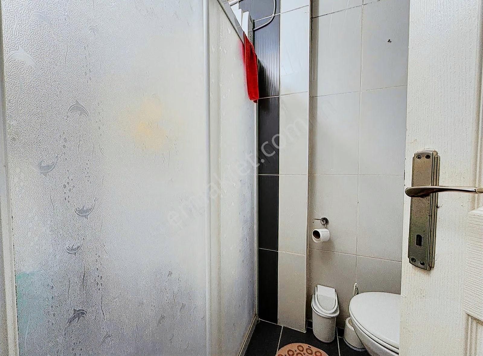 Karşıyaka Dünyagöz'de Tramvay Yakını Katta 2+1 Satılık Daire - Görsel 15