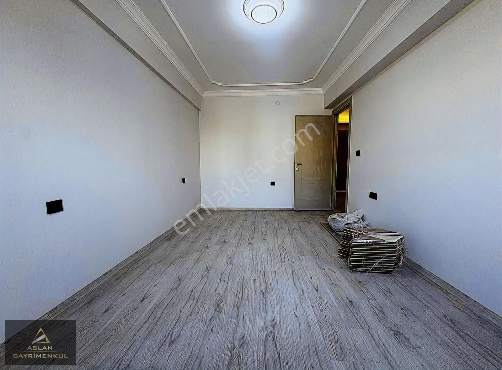 Aslan'dan Cadde Üzeri Doğalgazlı, K.mutfak 2+1 Kiralık Daire - Görsel 22