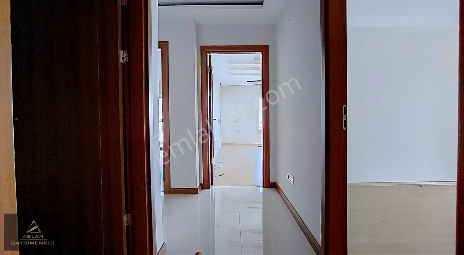 Aslan'dan Havuzlu Güvenlikli Site İçerisinde Kiralık 3+1 Daire - Görsel 12