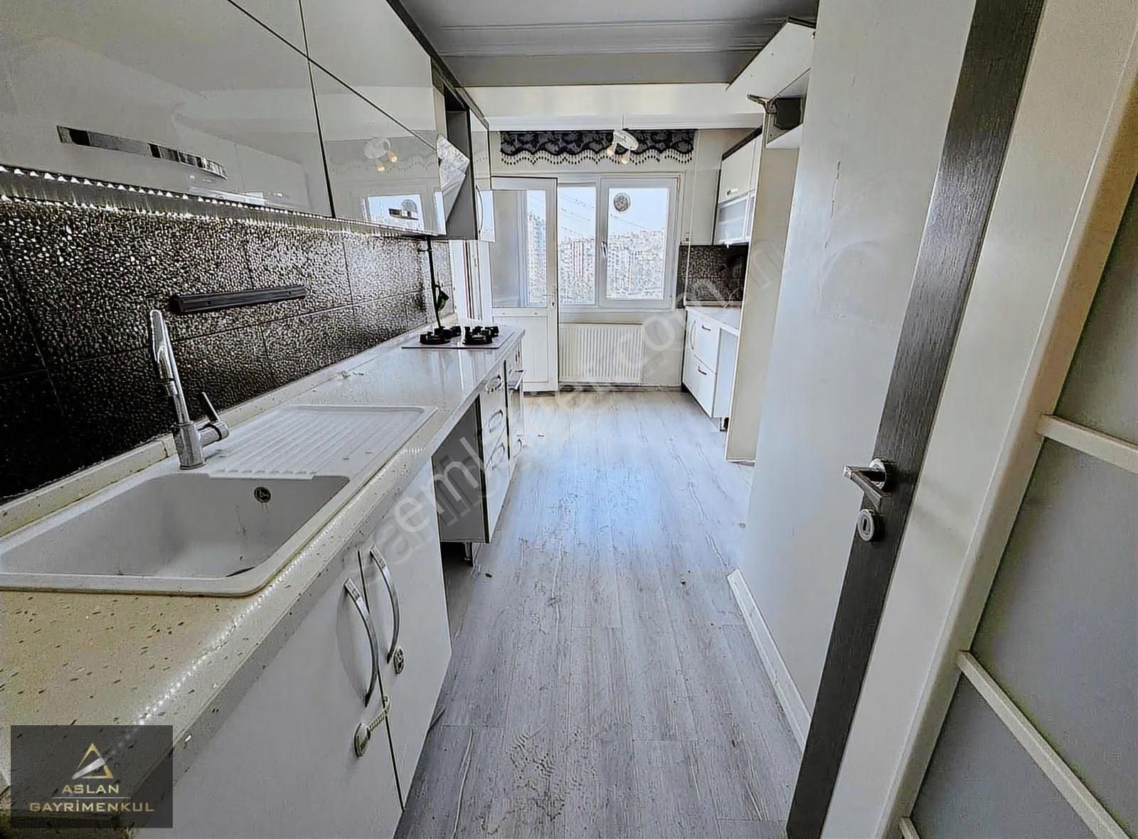 Aslan'dan 3 Cepheli, Çift Balkon Otoban Yakını 3+1 Satılık Daire - Görsel 4