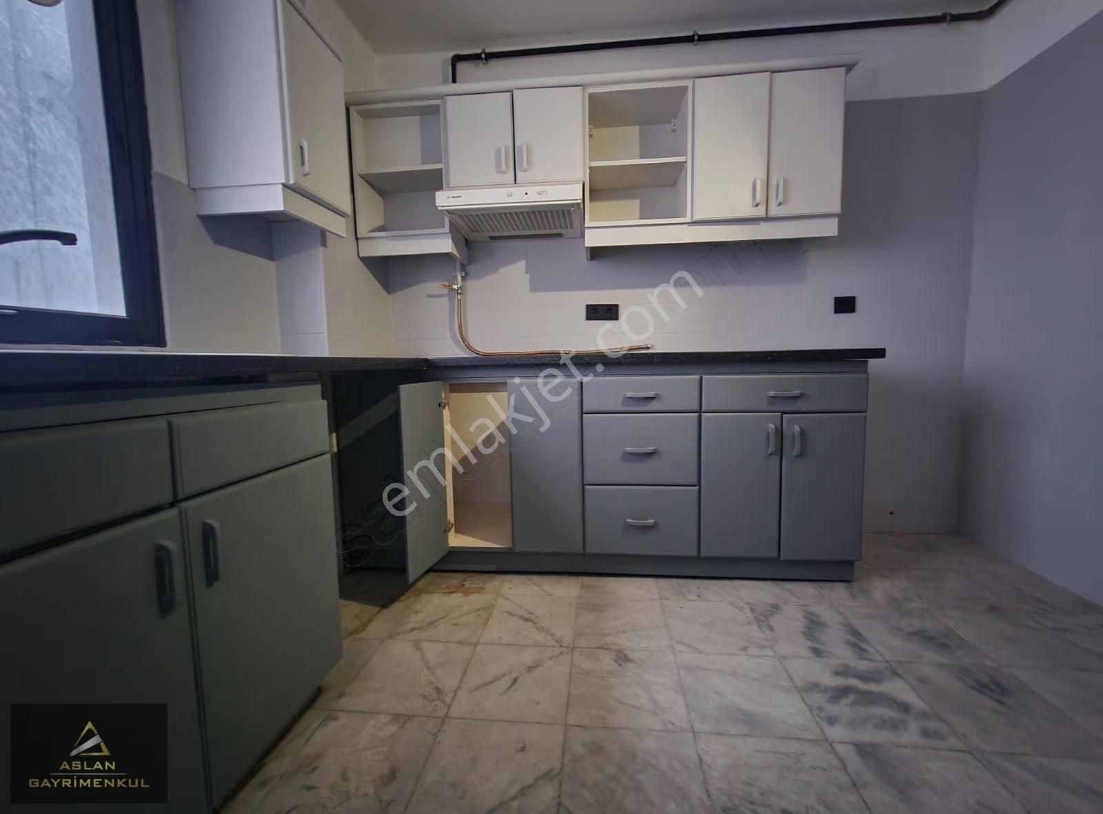 Alsancak 'ta Tapu Dairesi Limana Yakın 2+1 Kiralık Daire - Görsel 23