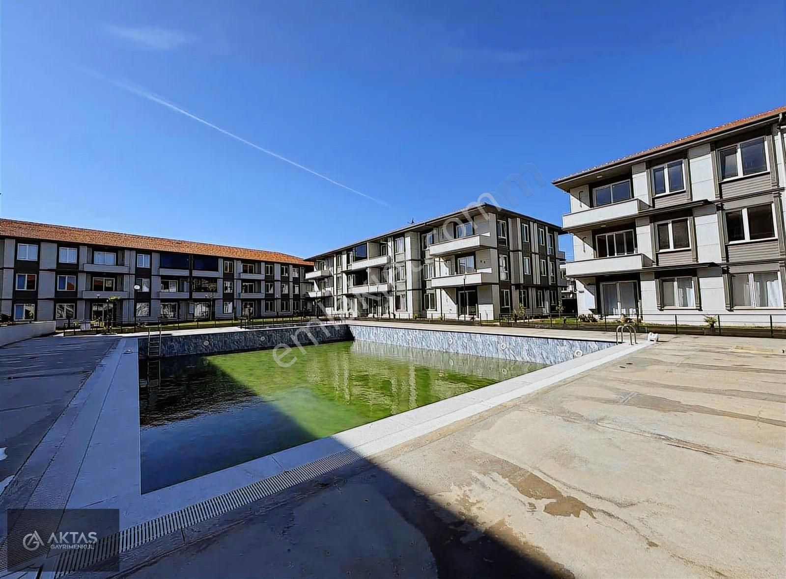 Karasu Kyk Karşısı Gold Cıty Sitesi Sıfır 2+1 Ultra Lux Daire