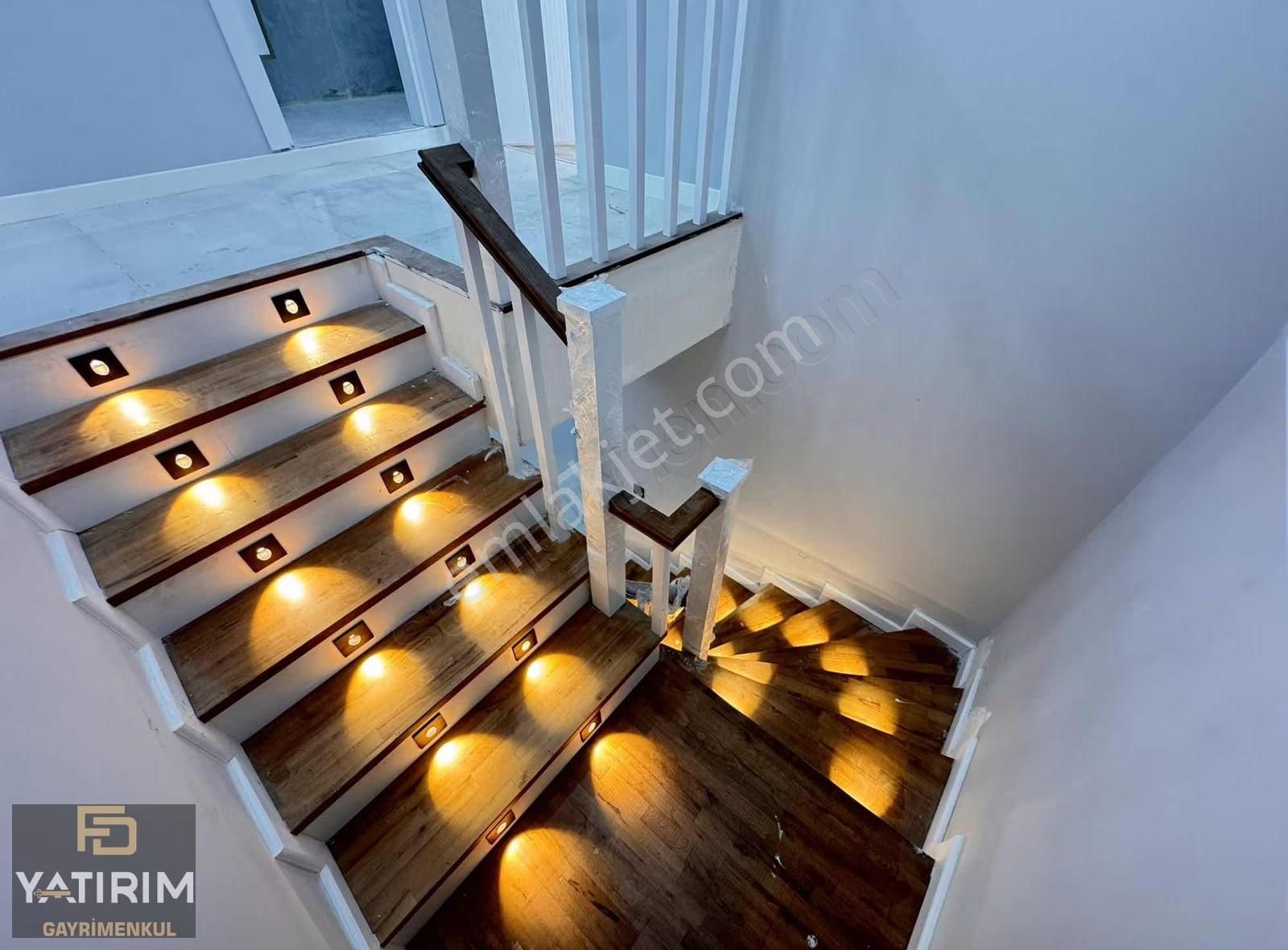 Bayramoğlu Merkezde Deniz Manzaralı 4+1 200 M2 Çatı Dubleks - Görsel 34