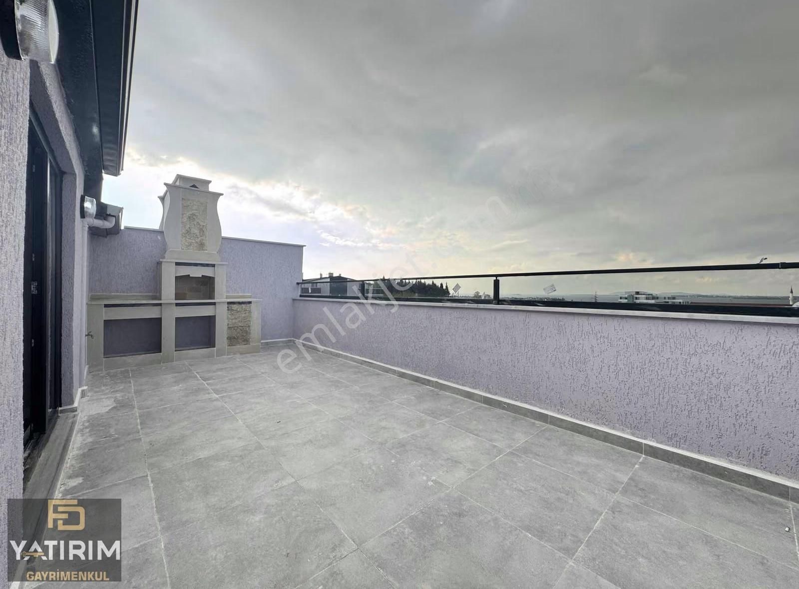 Bayramoğlu Merkezde Deniz Manzaralı 4+1 200 M2 Çatı Dubleks - Görsel 8