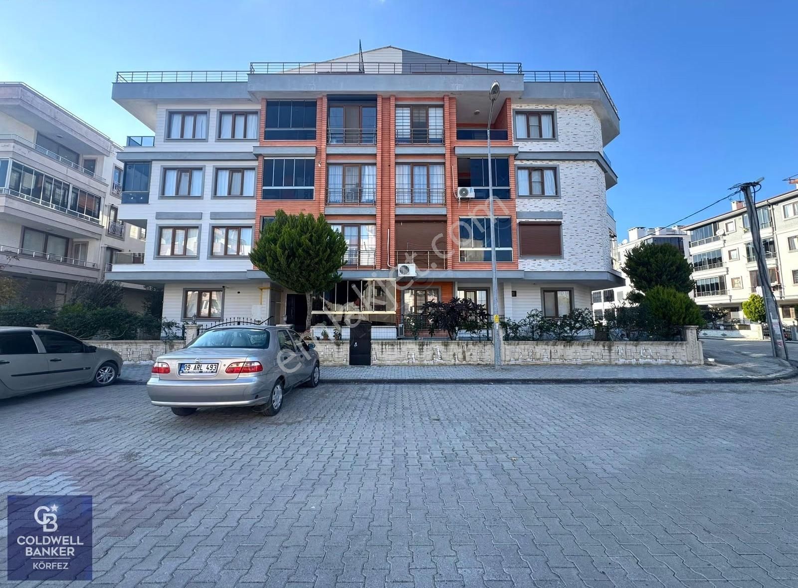 Altınkum Mahallesin'de, Ara Kat Ön Cephe, Lüks 1+1 Kiralık Daire