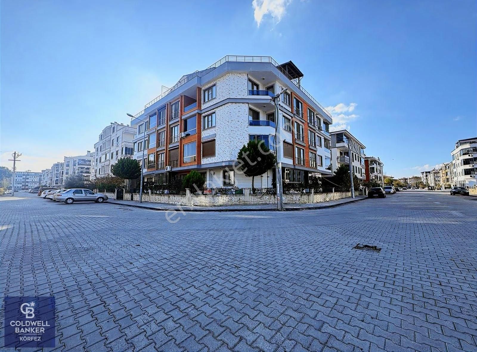 Altınkum Mahallesin'de, Ara Kat Ön Cephe, Lüks 1+1 Kiralık Daire - Görsel 2