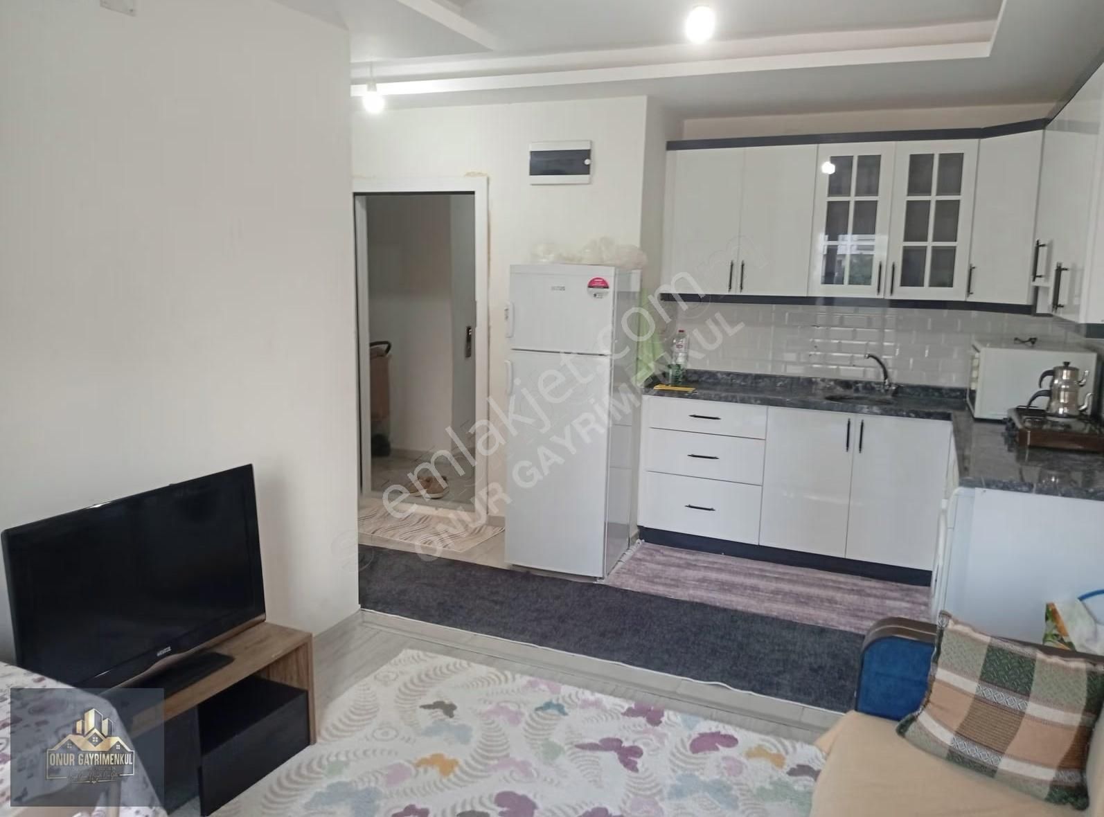 Onur Gayrimenkul'den Erdemli Merkezde Eşyalı Kiralık 1+1 - Görsel 6