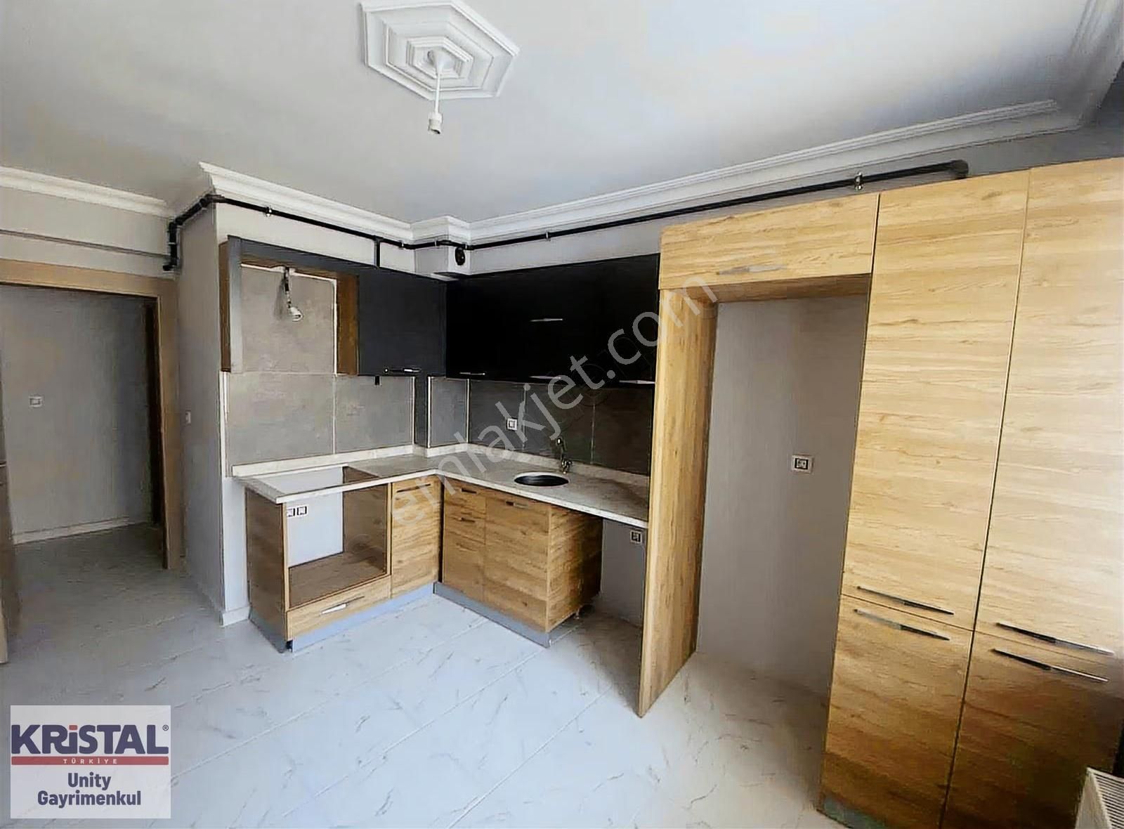 Sütlüce'de Satılık, Çift Balkonlu , Geniş 2+1 Daire - Görsel 25