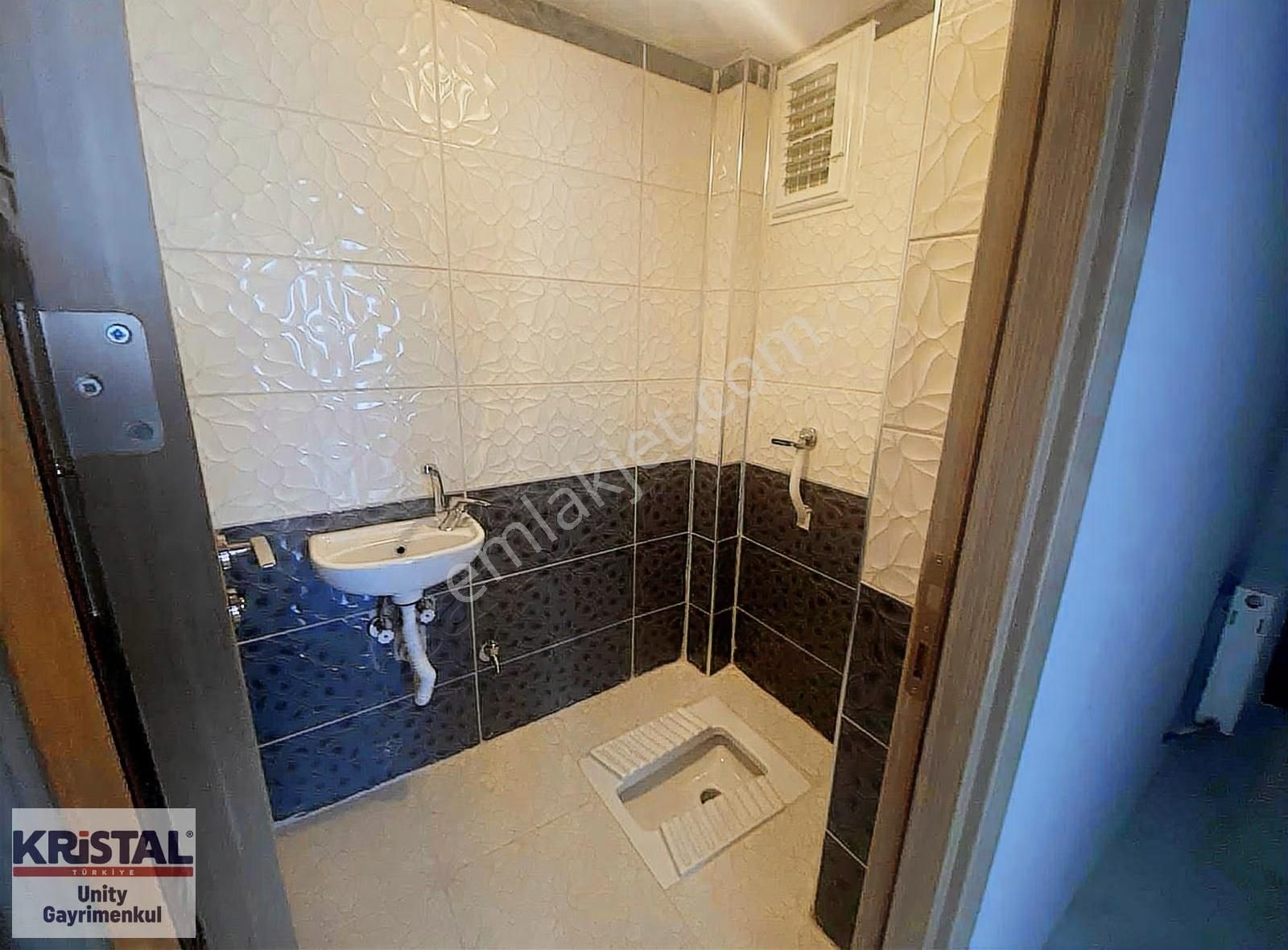 Sütlüce'de Satılık, Çift Balkonlu , Geniş 2+1 Daire - Görsel 5