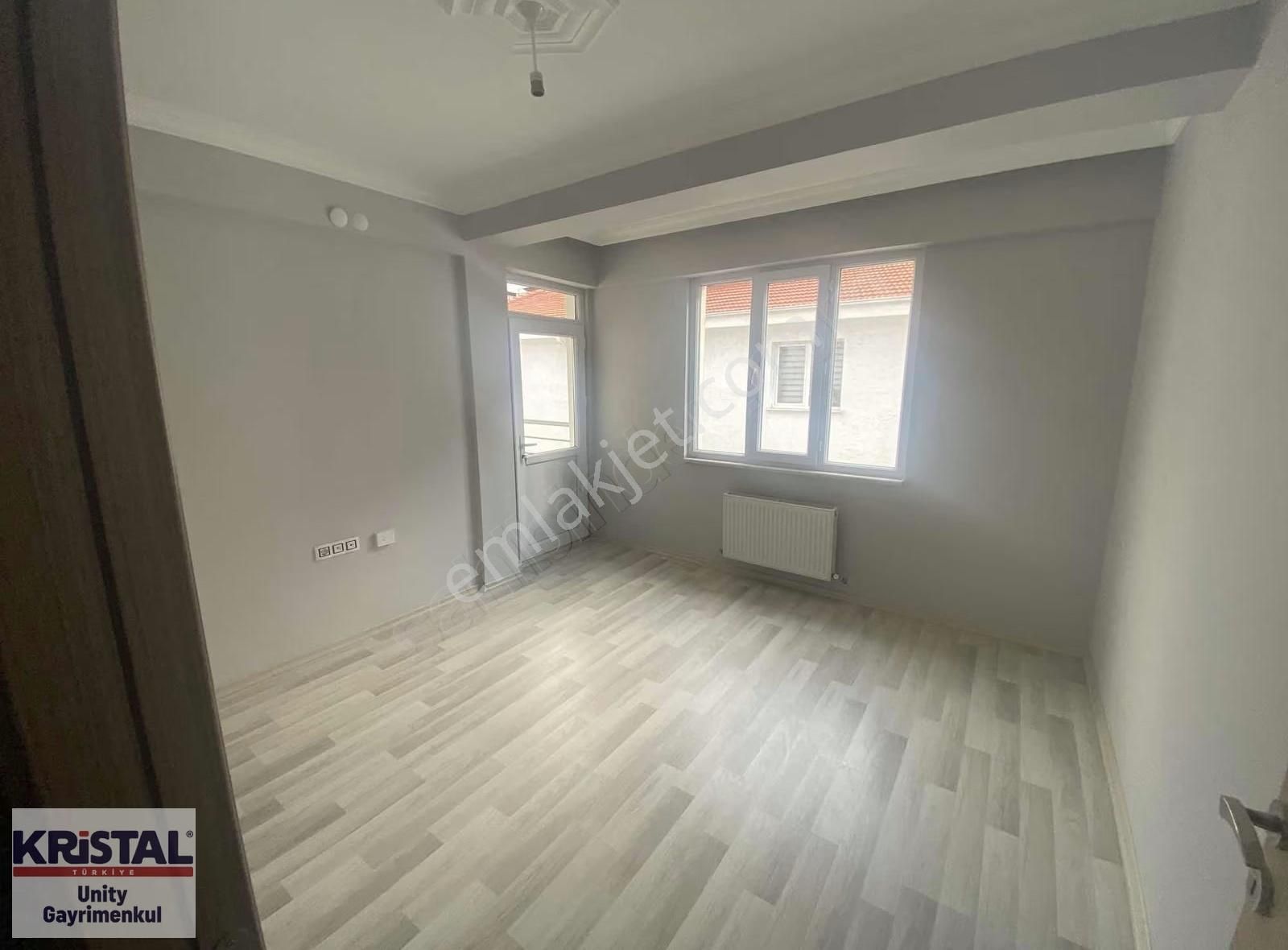 Sütlüce'de Satılık, Çift Balkonlu , Geniş 2+1 Daire - Görsel 26