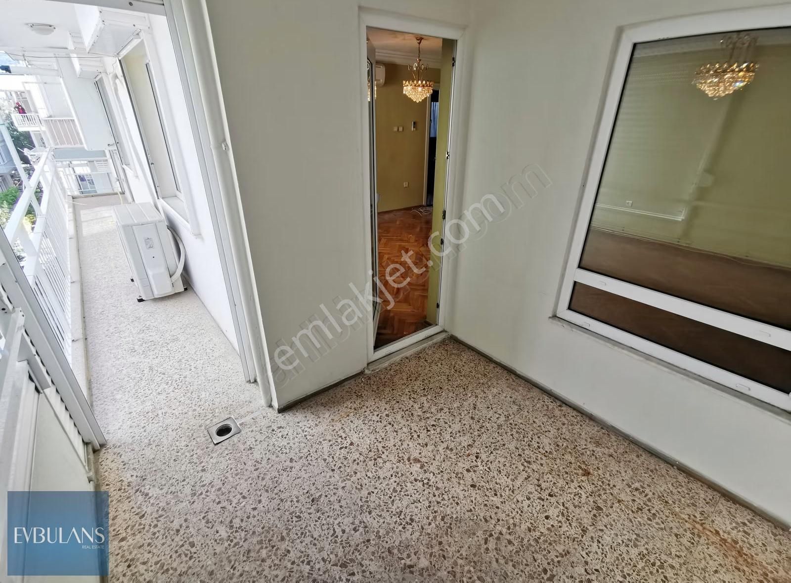 Karşıyaka Belediye Arkası Ara Kat Geniş Tadilatlı Boş 3+1 Daire - Görsel 15